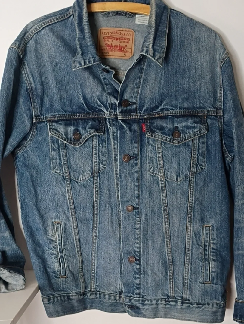 Vintage Levi's Men's Light Blue Denim Trucker Jacket 70589 - Picture 9 of 11